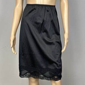 Vintage Mel-lin Half Slip Black Size Small Semi Sheer Nylon Lace USA Made